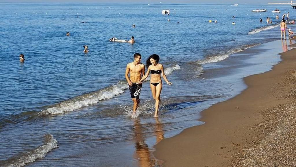 Anzer Beach Hotel คุมบัวร์กาซ ภายนอก รูปภาพ