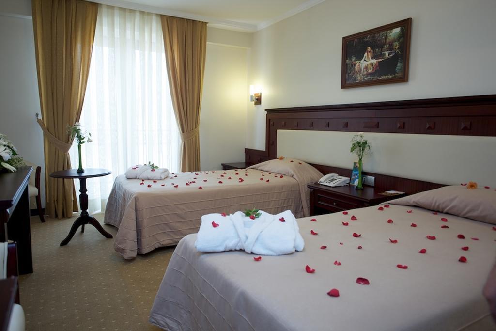 Anzer Beach Hotel คุมบัวร์กาซ ห้อง รูปภาพ